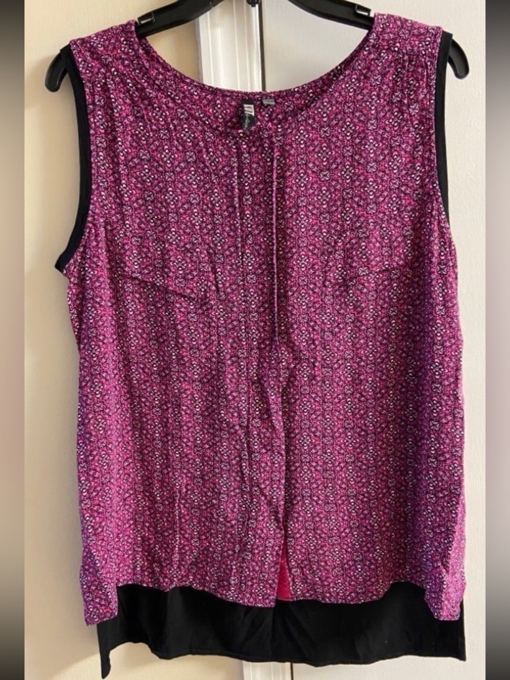 Kut from the Kloth Pink Patterned blouse sleeveless Medium